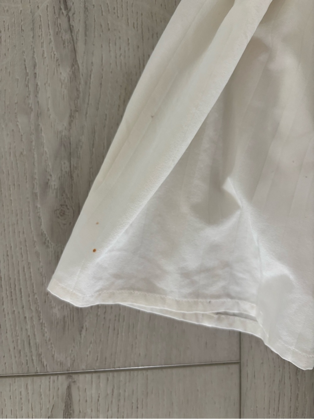 Lululemon Women's White Pleated Mini Skirt - Picture 2 of 3